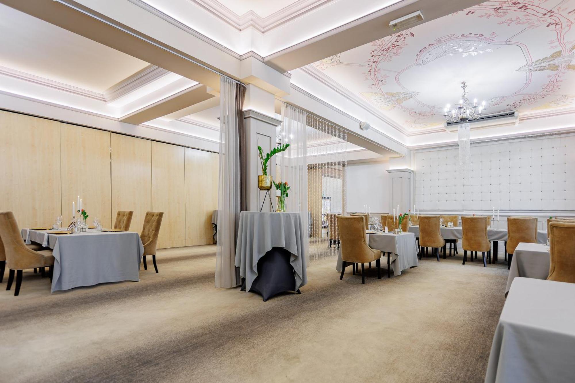 Hotel Cristal Park Dabrowa Tarnowska Экстерьер фото