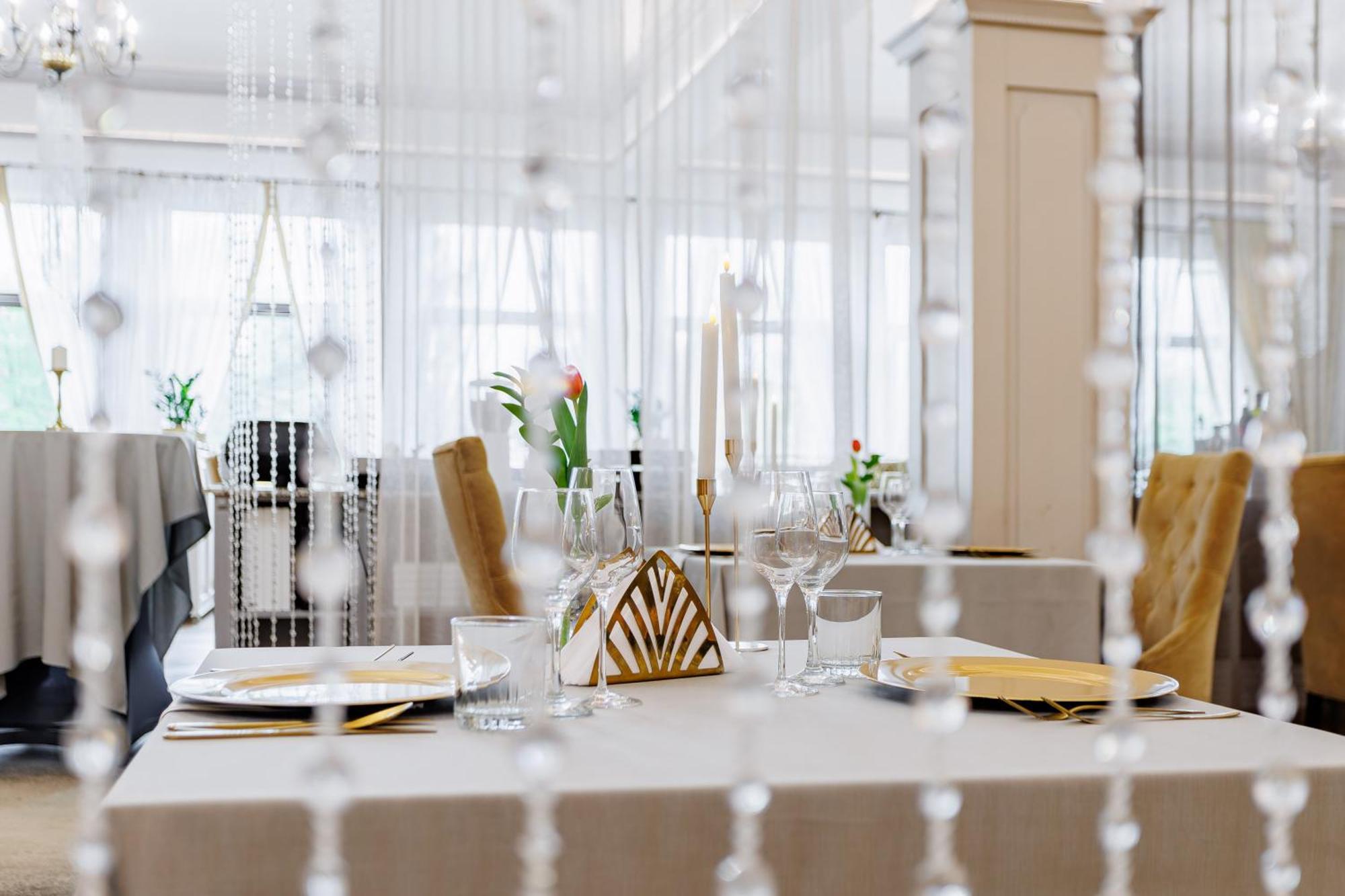 Hotel Cristal Park Dabrowa Tarnowska Экстерьер фото