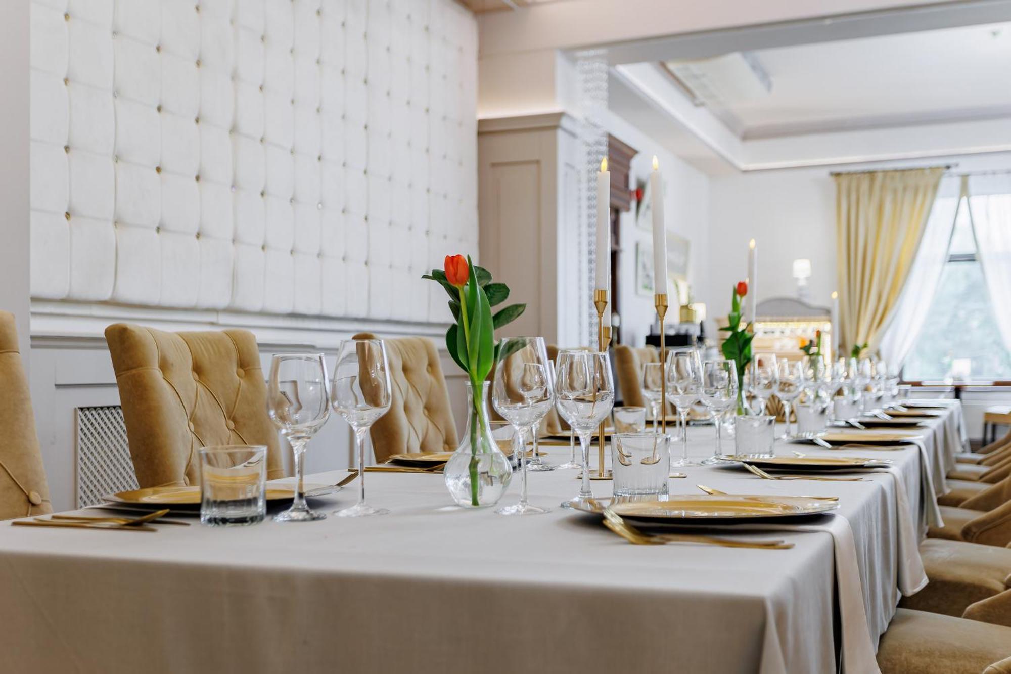 Hotel Cristal Park Dabrowa Tarnowska Экстерьер фото